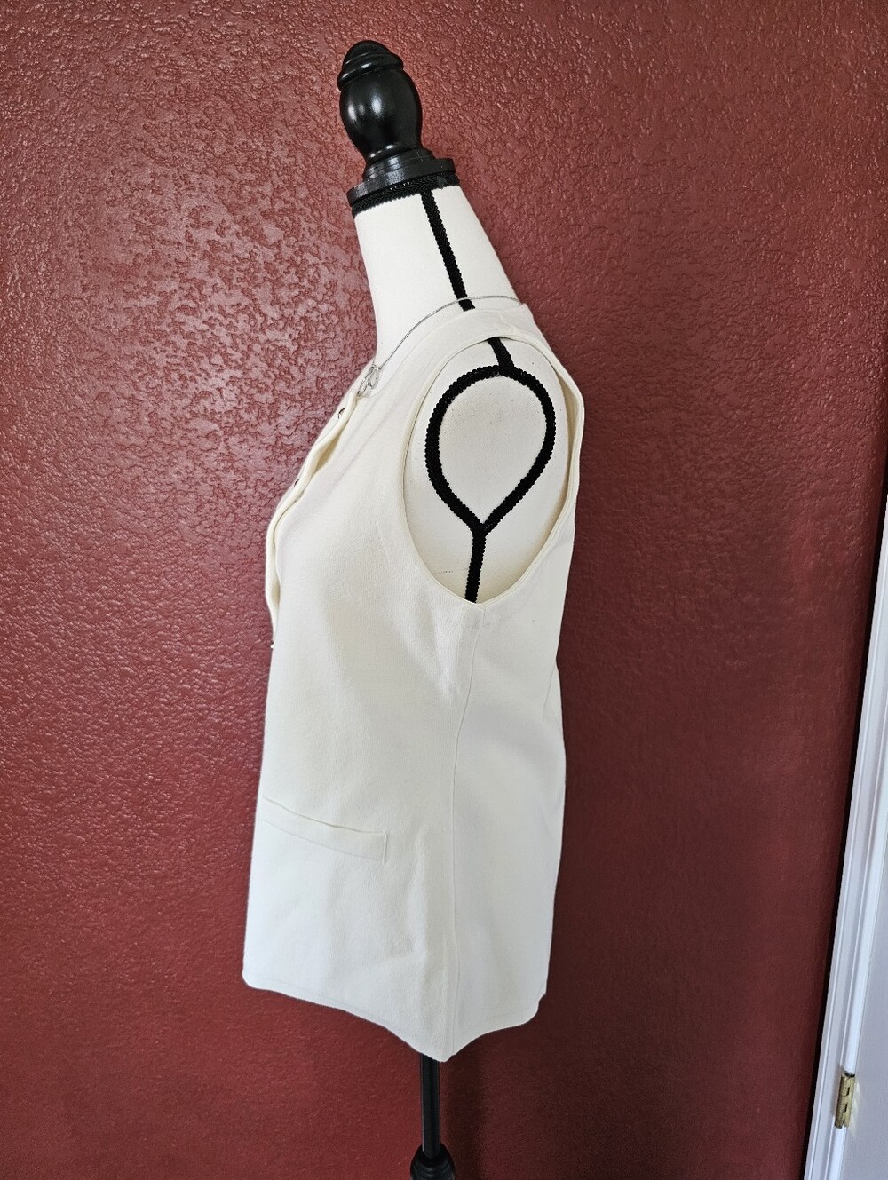 H&M Cream Sleeveless Button-Front Knit Tank - Picture 4 of 8